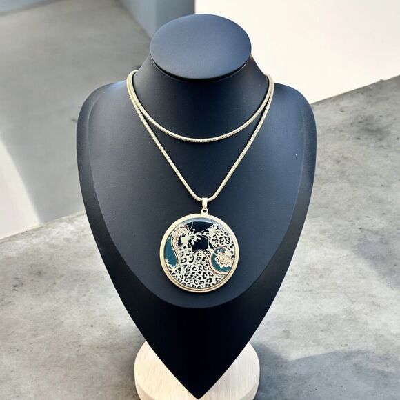 Signed CHICO'S Medallion Leopard Print Reversible Gold Tone Necklace Long - Picture 1 of 4